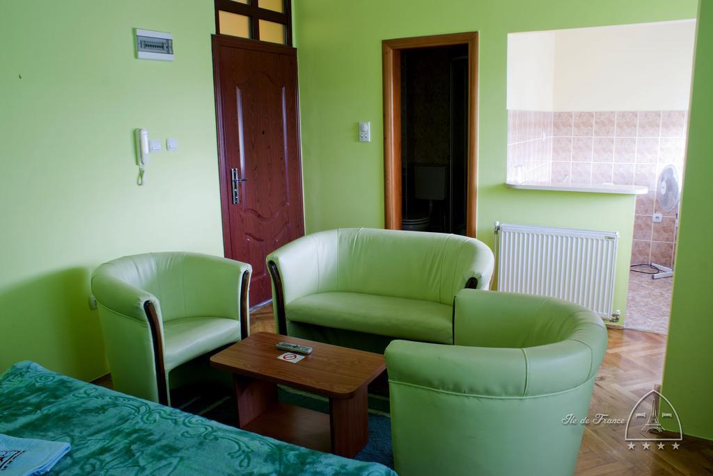 Vila Ile De France Novi Sad Ruang foto